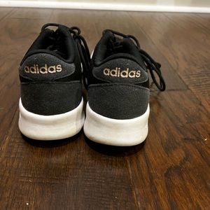Adidas cloud foam shoes size 6
